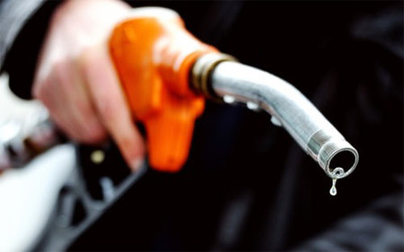 Vì sao giá xăng dầu vẫn cao?